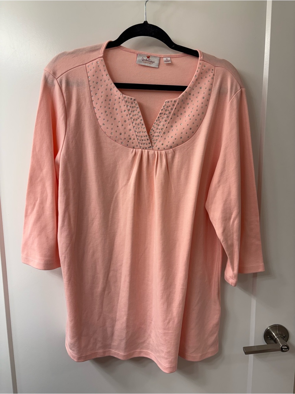 Quacker Factory Size 1X Pink Sparkle Ruched Split V-Neck T-shirt
